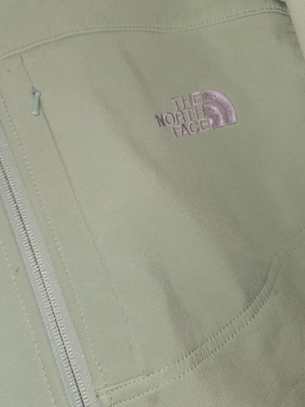 The North Face Light Green Softshell Jacket - Picture 3 of 8